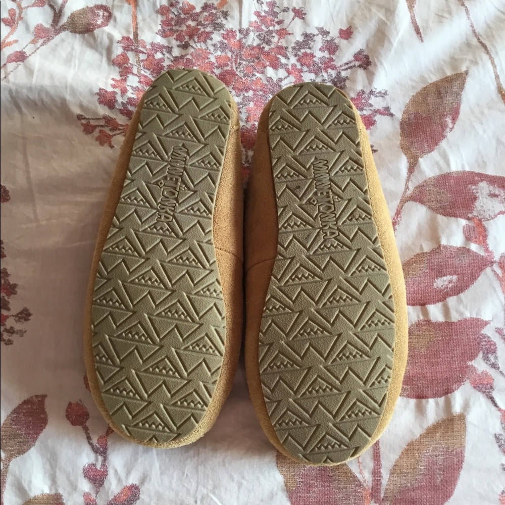 Ladies/Girls Minnetonka Moccasins - Picture 4 of 7